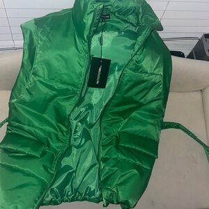 PrettyLittleThing Vibrant Green Puffer Vest